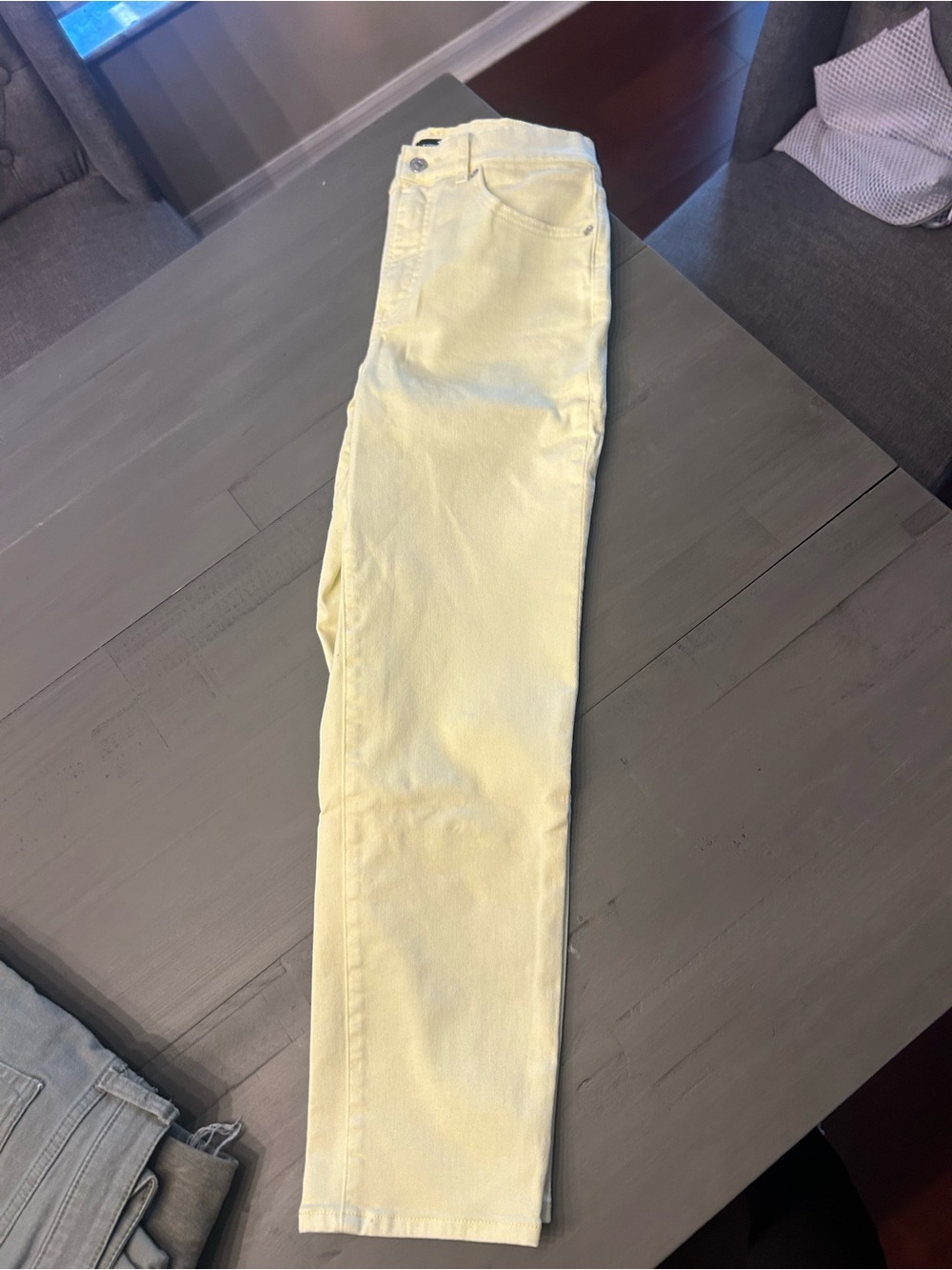 Express Slim Straight Men's Jeans in Pale Yellow
